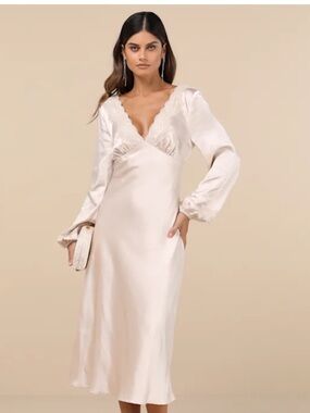 NWT Lulus Illustrious Elegance Champagne Satin Long Sleeve Midi Dress